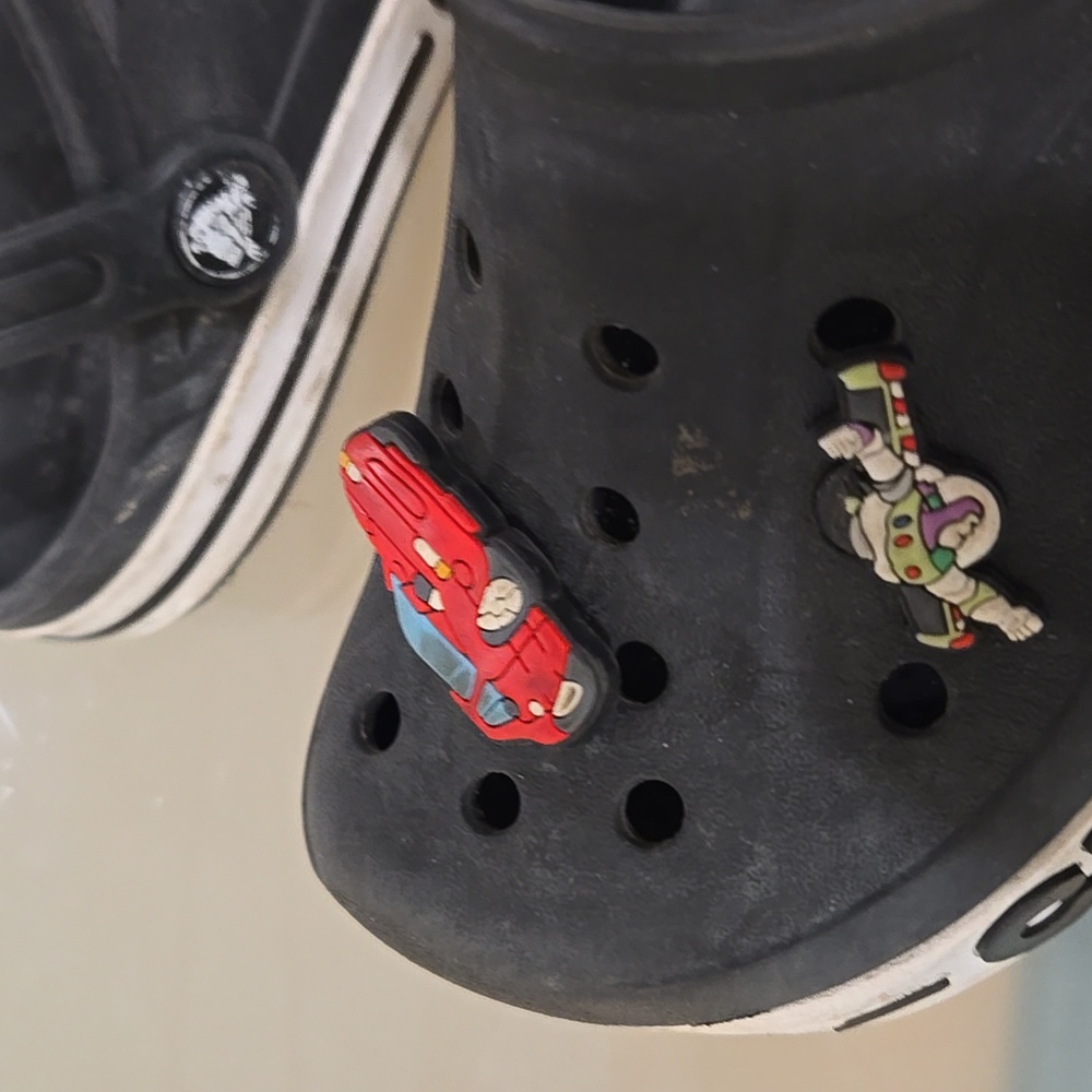 Crocs - Picture 12 of 13